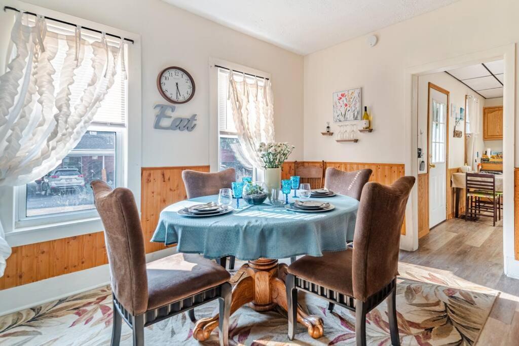 Cottage In The Falls, 2 B, 2 Bath, Fireplace 쿠야호가폴스 외부 사진