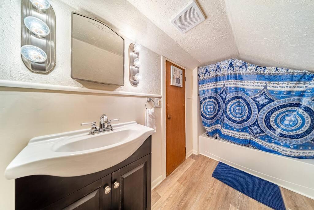 Cottage In The Falls, 2 B, 2 Bath, Fireplace 쿠야호가폴스 외부 사진