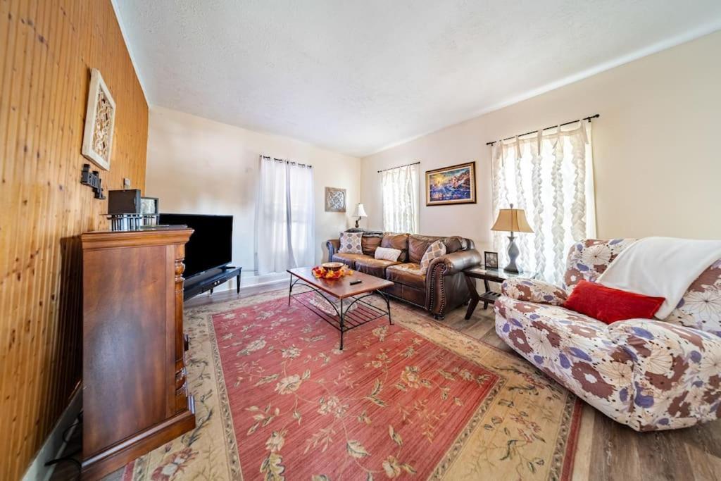 Cottage In The Falls, 2 B, 2 Bath, Fireplace 쿠야호가폴스 외부 사진