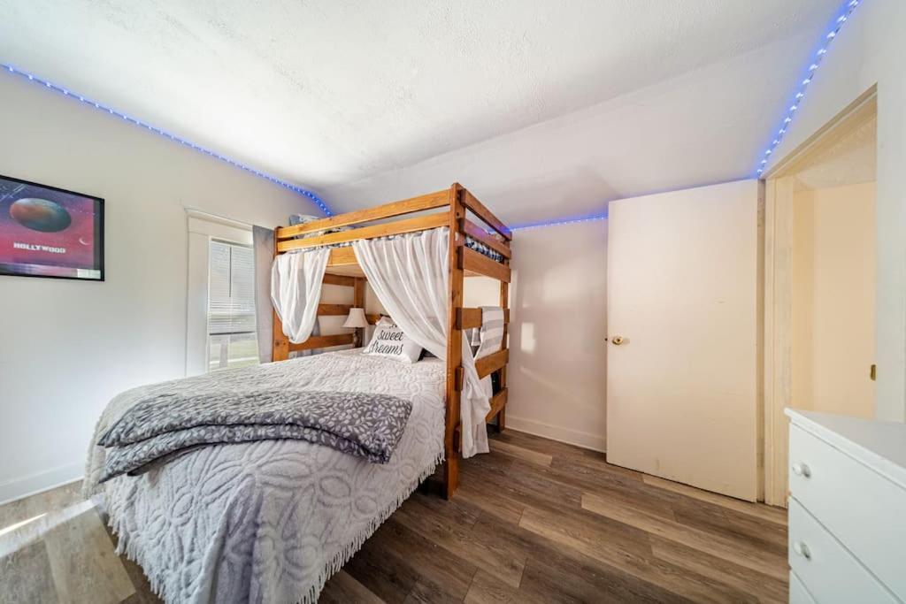 Cottage In The Falls, 2 B, 2 Bath, Fireplace 쿠야호가폴스 외부 사진